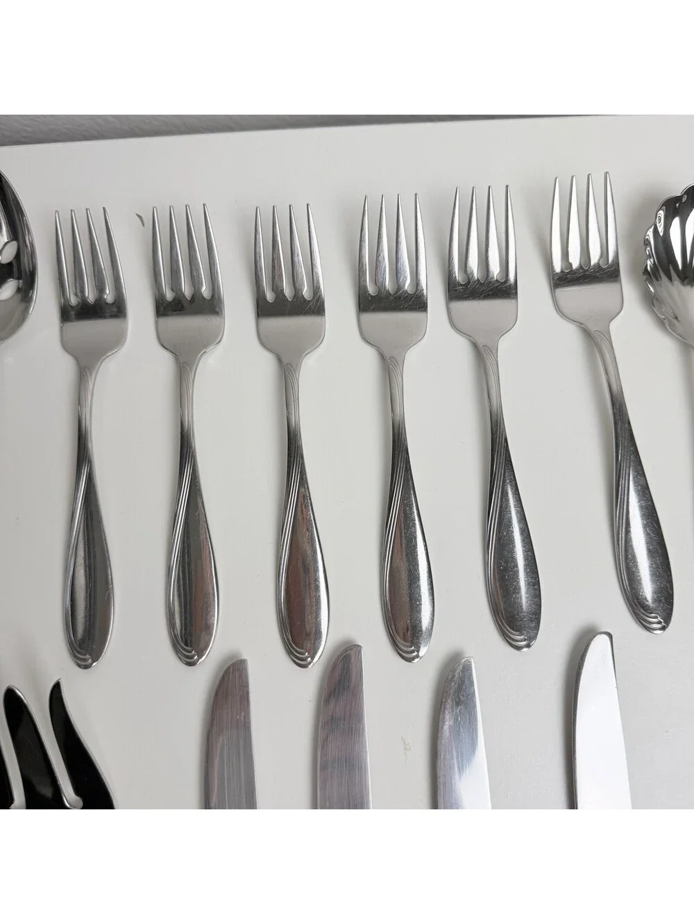 Oneida Stainless Flatware Lot 18 Pc Serving Utensils Knives Forks Butter Spread